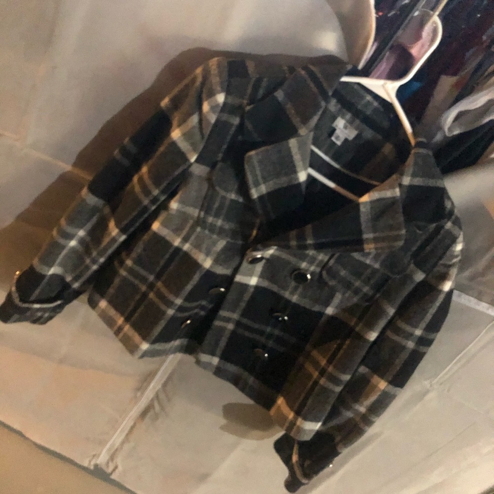 Women’s crop, black and gray checkered jacket